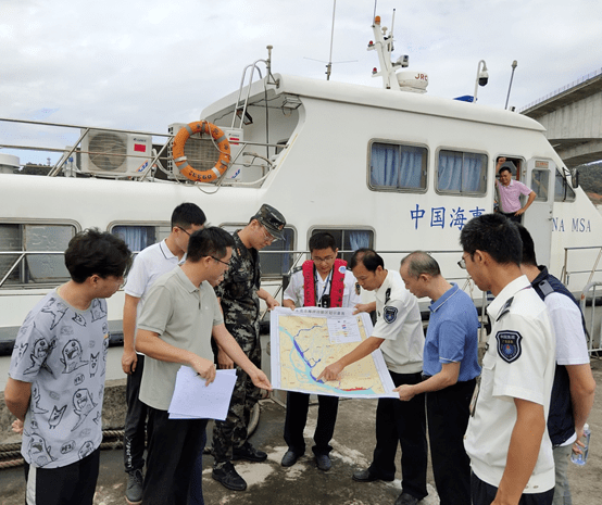9月17日,市生态环境局,东莞海监支队,东莞海事局和东莞海警局再次联合