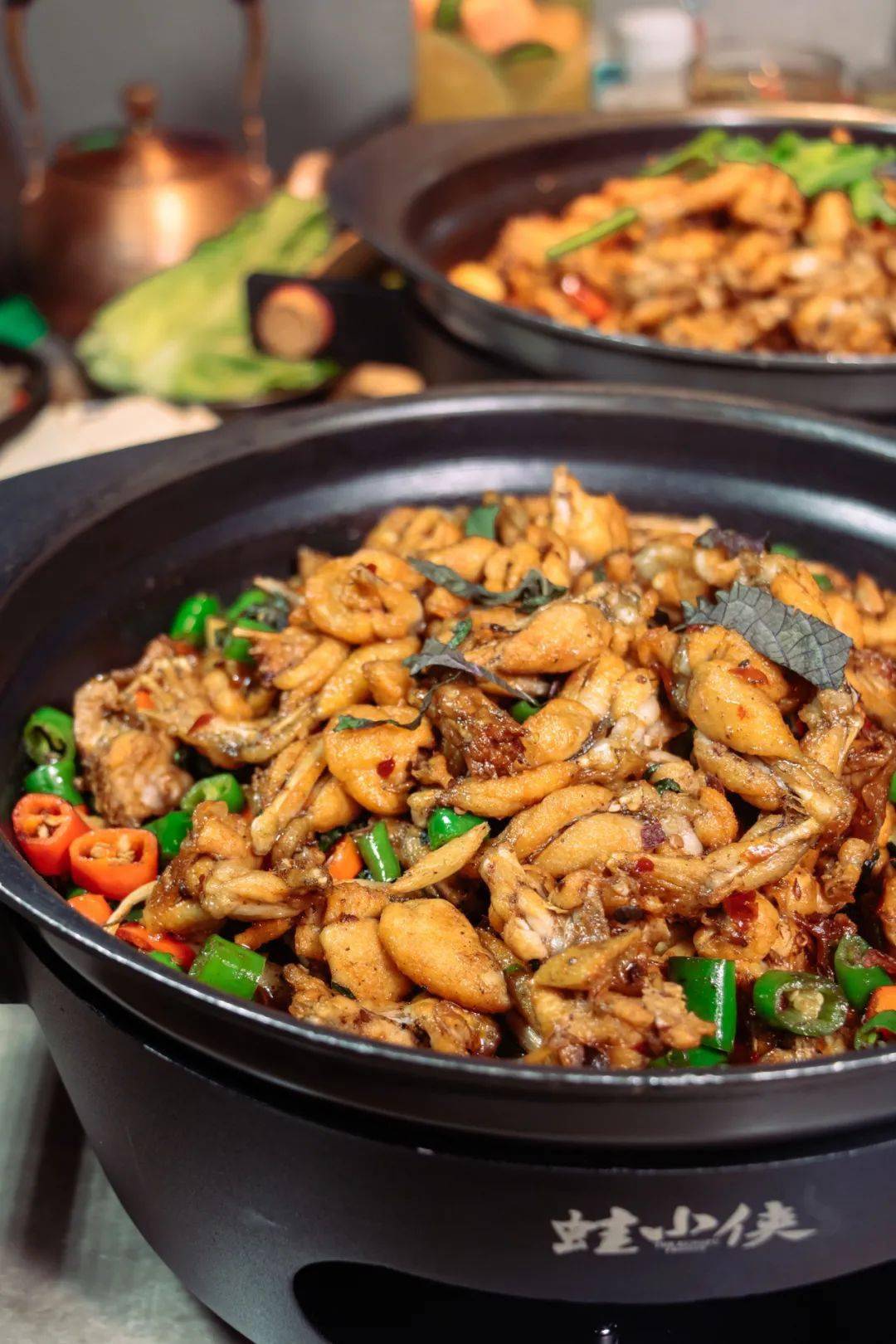 福州第①家功夫主题铁锅牛蛙来啦!八大门派齐聚单挑有识之士!