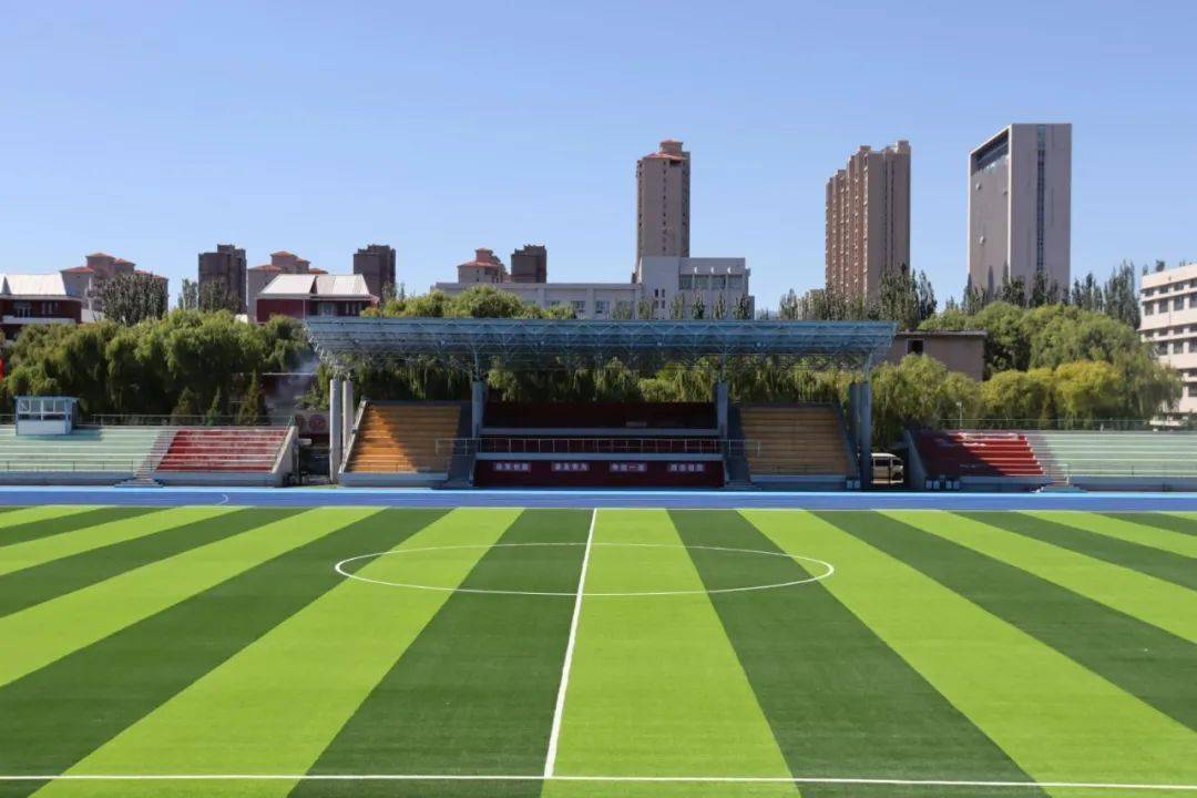 不争不抢好似大同这个与众不同的城市大同的天总是蓝的没有杂质悄悄地