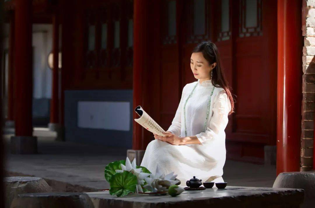 女人最伟大的资本是教养,而不是漂亮_修养