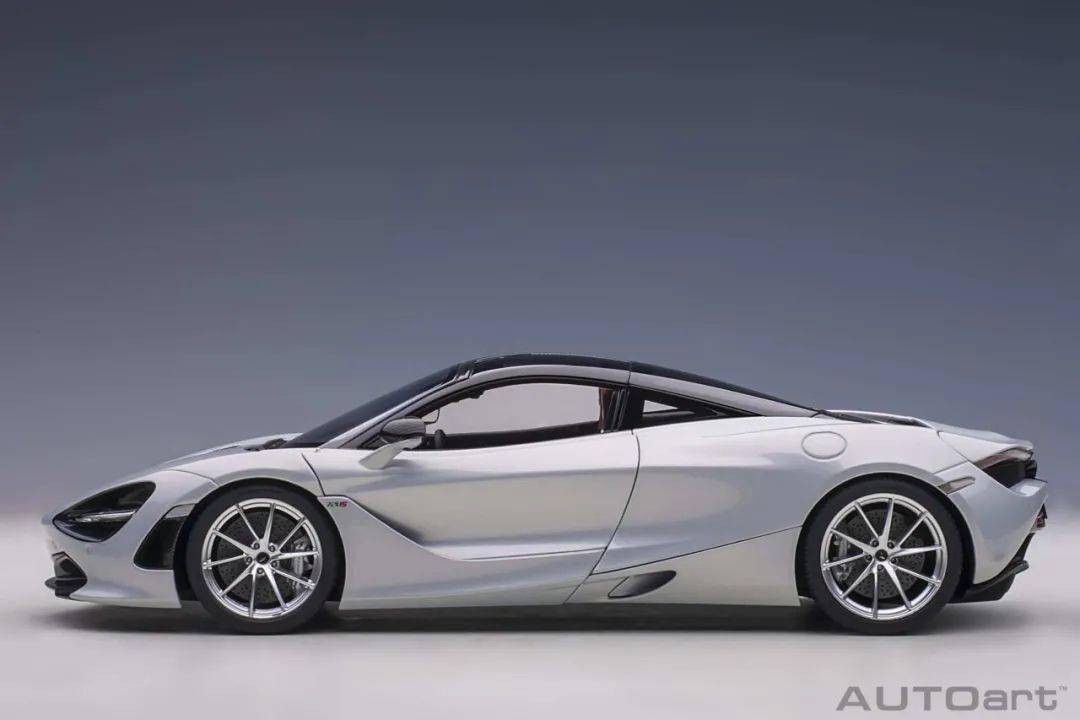 autoart 發佈 1:18 比例 mclaren 720s,glacier white(76071)汽車模型