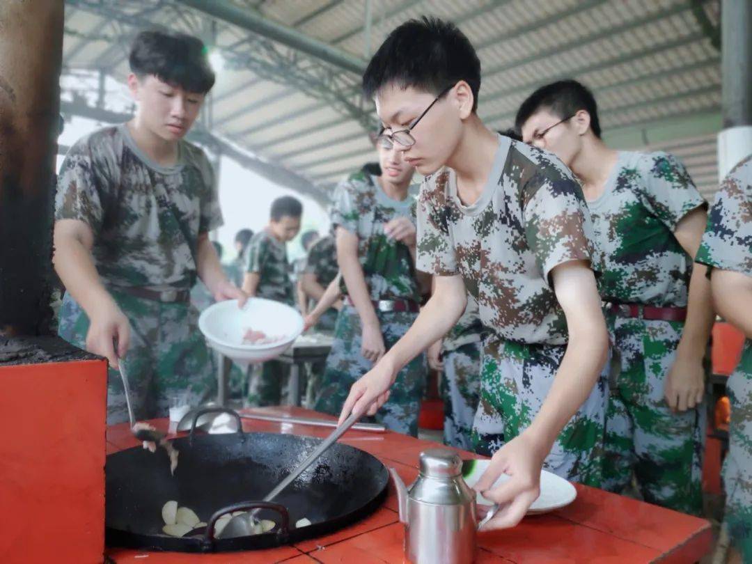 东南花都研学教官图片