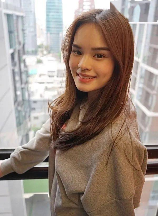 原唱满意:泰国"卓依婷"翻唱《honesty》,播放量破25万_ally