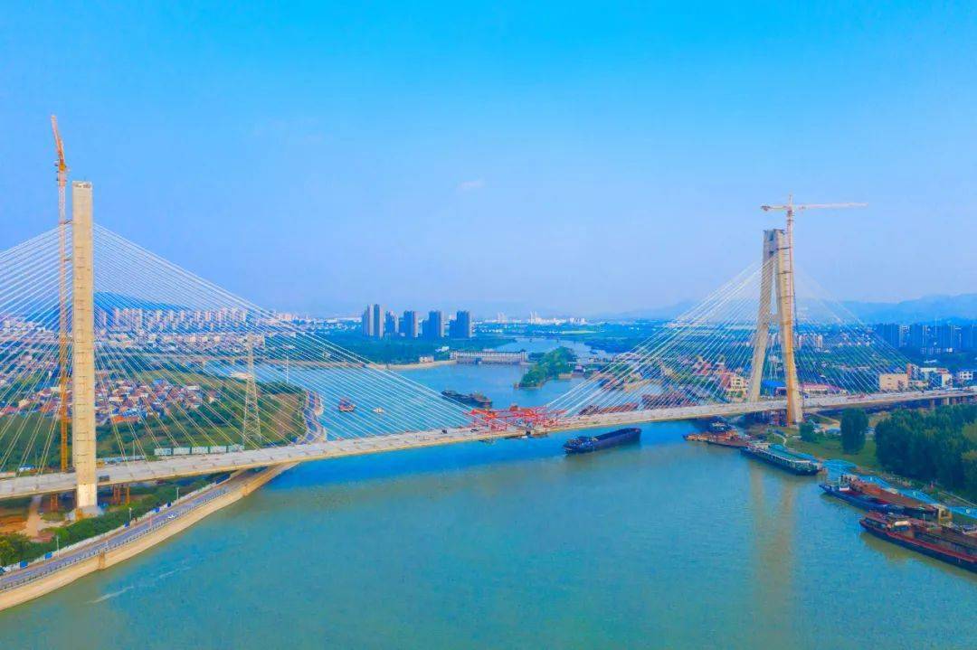 喜讯总投资为65亿元的巢湖大桥9月30日合拢年底正式通车又一网红大桥