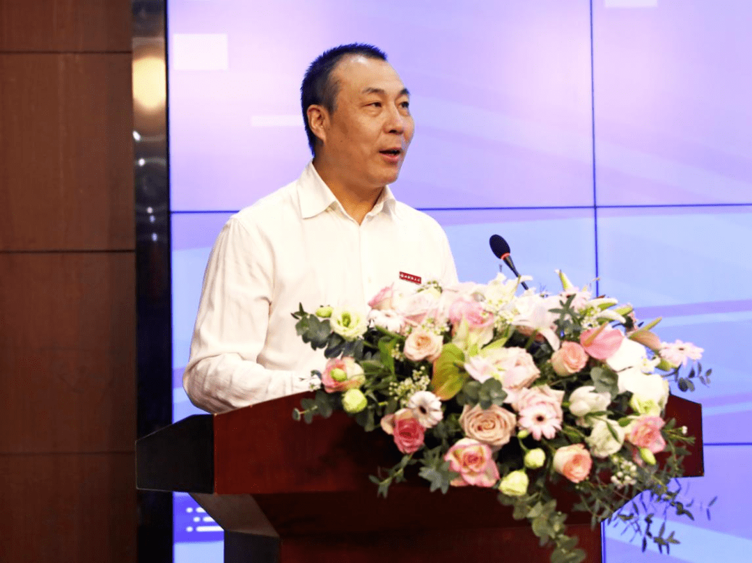 国家统计局总统计师,中国统计学会常务副会长曾玉平致欢迎辞.