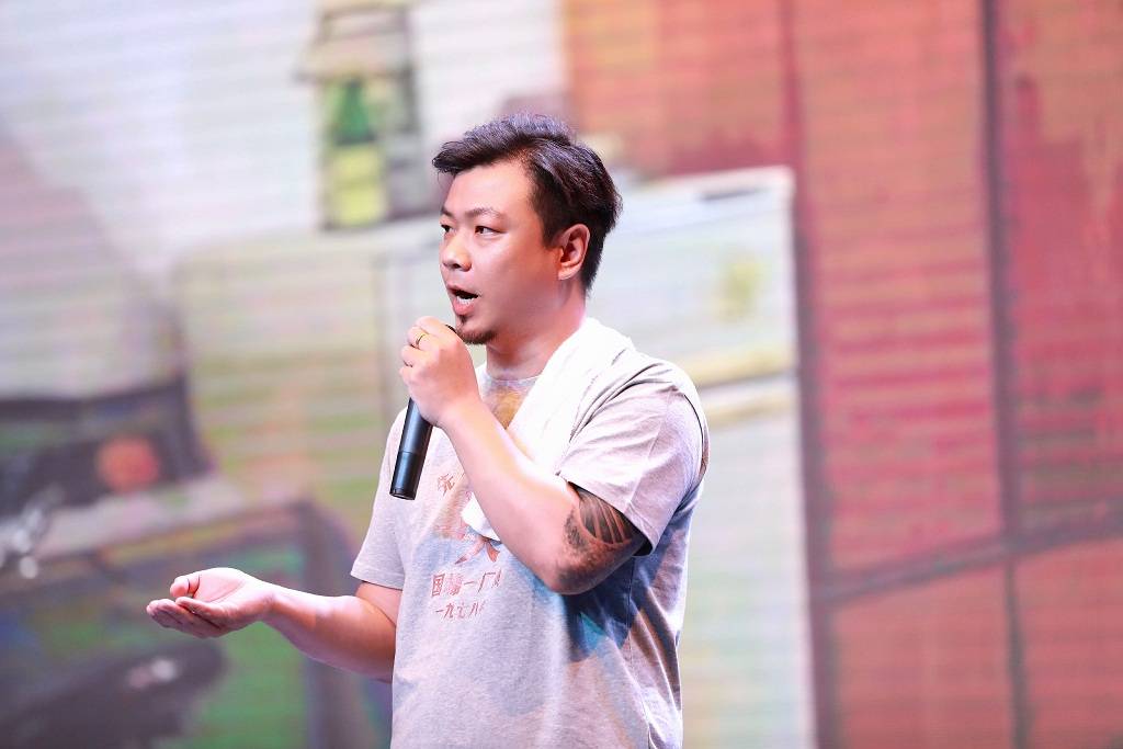 脱口秀剧《最佳配角》用幽默来直面灵魂和生活_金吉