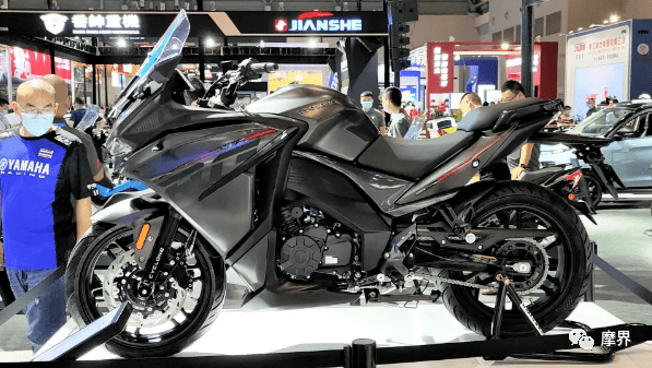 宗申赛科龙高颜值400跑车亮相