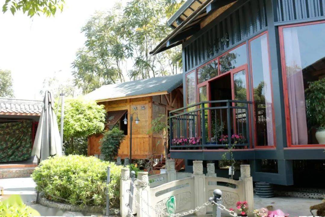 江妹儿品美食 | 地铁17号线沿线有一方小院,藏着地道的资中美食_温江