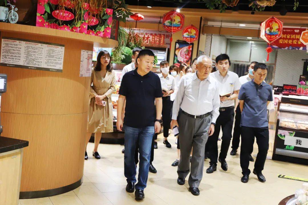 佳和商业总经理王振军,佳和商业业务总经理王胜路,巨野区域总经理张明