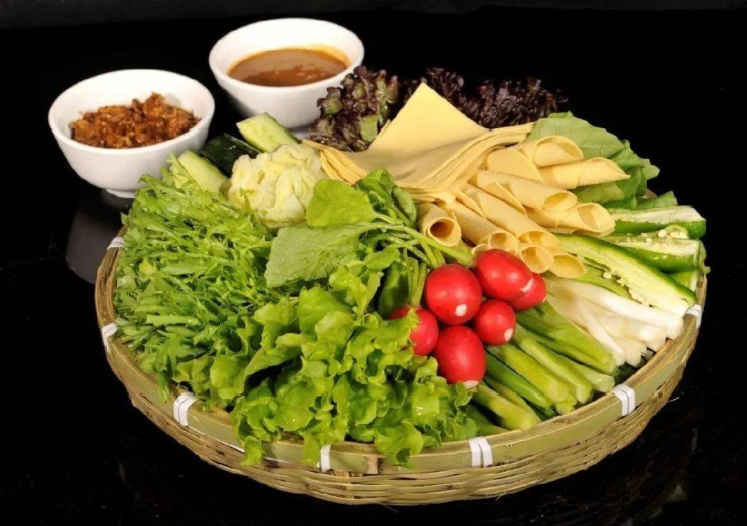 东北制造用最新鲜的食材带来最纯正的东北铁锅炖