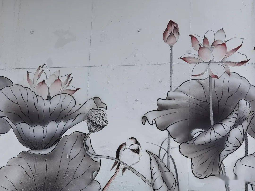 惊呆了有人在眉州大道高铁桥上画了一幅水墨画