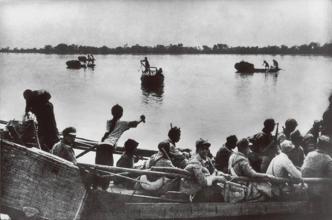 我送亲人过大江(渡江战役).1949年