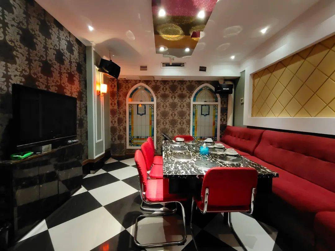 嗨爆唱k涮火锅一站搞定那个红遍安阳的火锅ktv来啦边吃火锅边唱歌