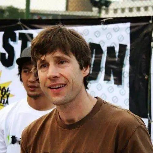 滑板教主一个活成滑板进化史的男人