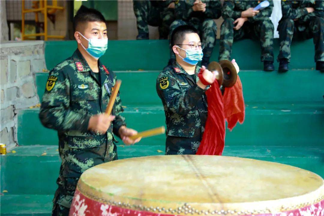 武警新疆總隊機關及直屬隊迎國慶