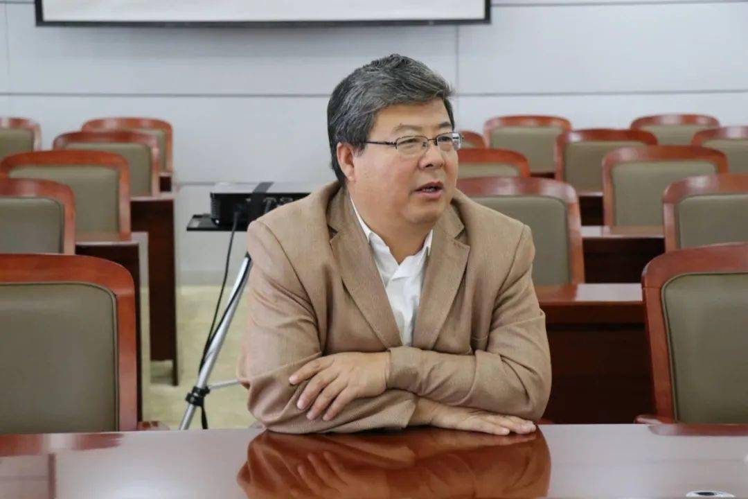 市招生考试中心来我校开展廉政教育主题党日活动参观集宁一中廉洁文化