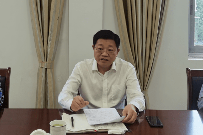 区人大常委会副主任裘富水来统计局调研