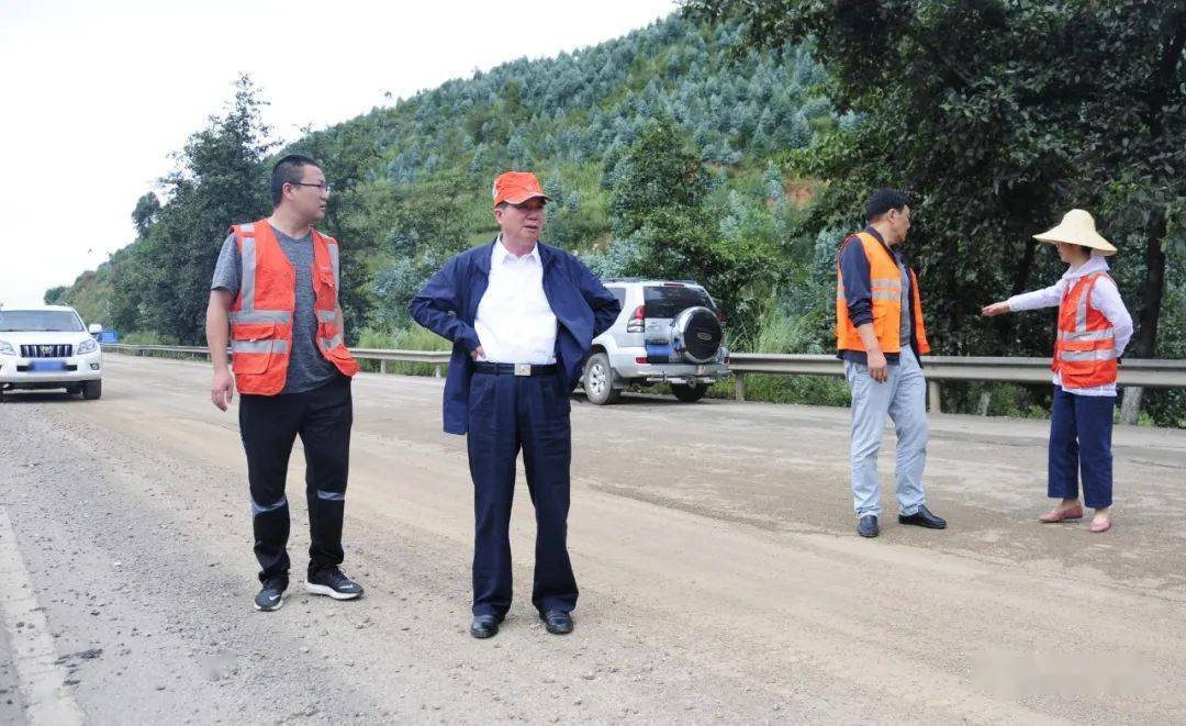 马保庆到基层单位开展节前检查督导