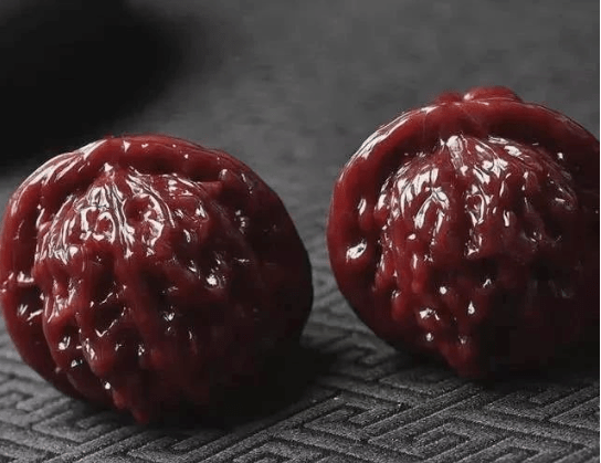 我靠这就20年盘出的玉化文玩核桃