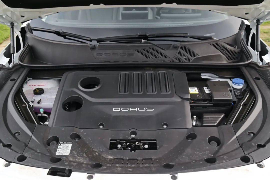 悬挂方面,观致7的整体调教偏硬朗,对大起伏路面的处理较为到位,但是小