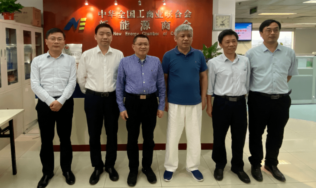 央地合作曾少军与宜春市常委聂智胜等举行会谈