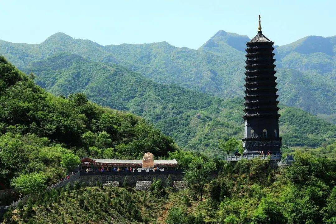 雅致古朴,巍然壮观像是"八仙塔"和"圣莲宝塔"(图源:微博 赵宏的微博