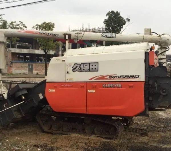 【二手】1.3万出售久保田688收割机