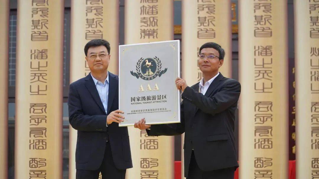 人从众今天房县西关街盛大开街您想看的精彩都在这里