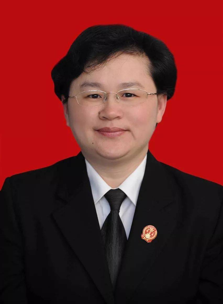 奋进70年三十年初心如故这顶法官帽伴我成长