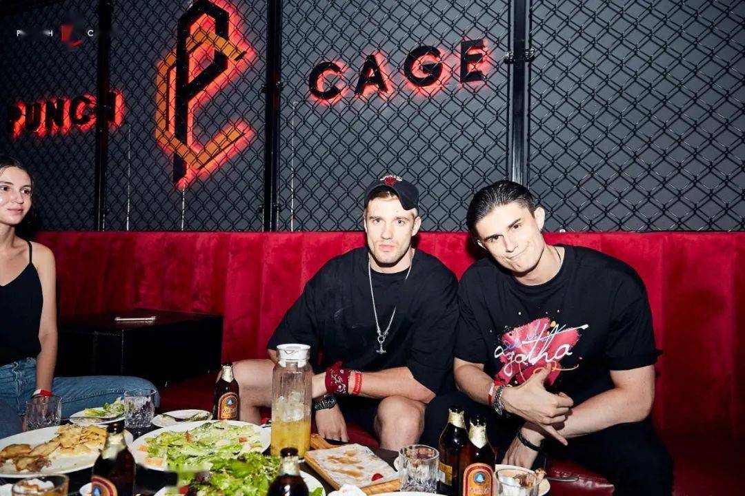 摆脱传统酒吧模式,club中的硬核拳击场焕醒你心中沉睡已久的战魂_派对