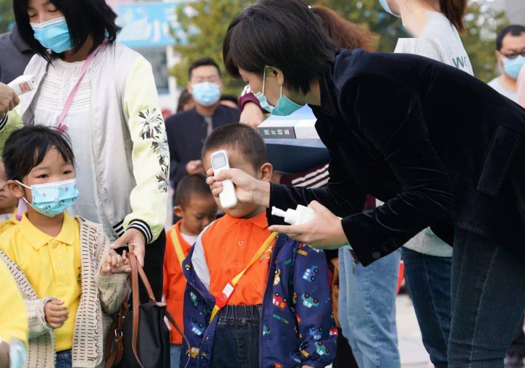 秋冬疫情防控,临猗幼儿园小朋友一点不含糊!