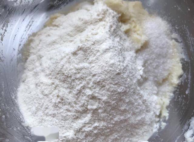 秋季早餐给孩子做这个1根山药2把面粉营养易消化凉了不发硬