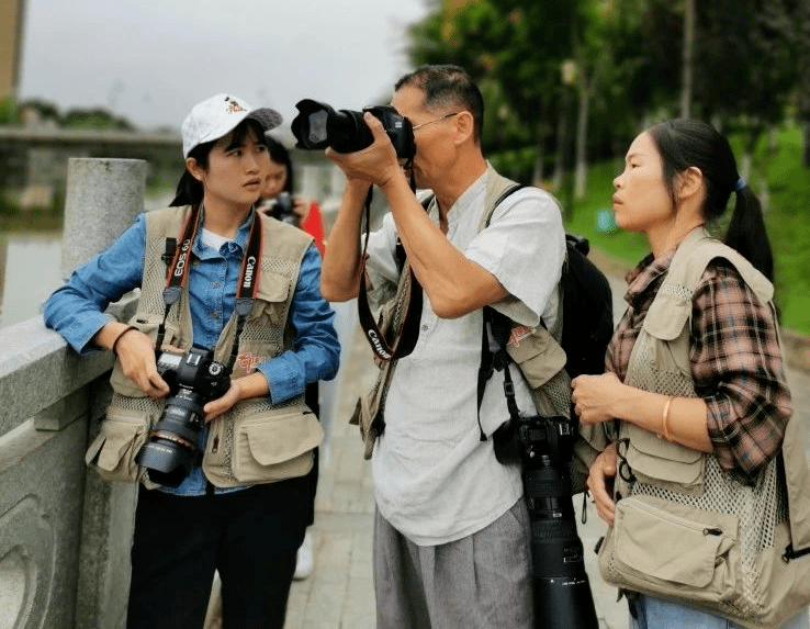 寻乌县文化馆联合摄影协会开展文明实践活动