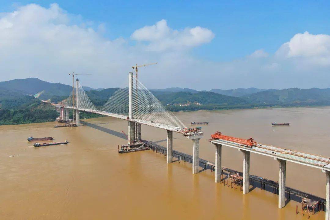 封开这条跨江大桥合龙啦,最新航拍视频曝光!_西江