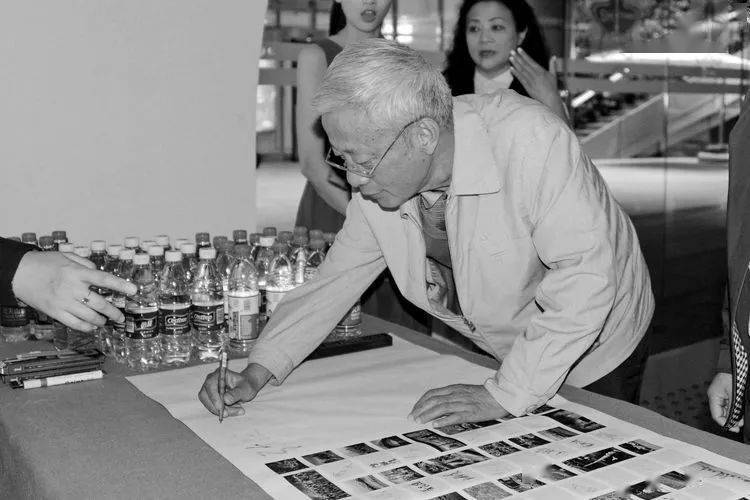 好校长罗世谦永远活在我们心中