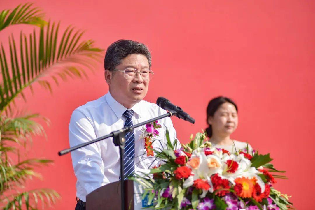 鄂州市委书记王立宣布项目开工,市委常委,常务副市长李忠禄,中建三局
