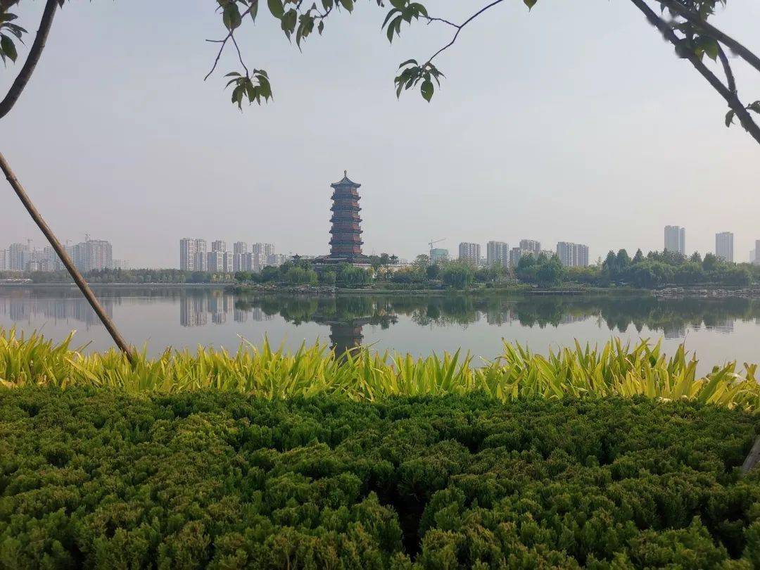 项目周边环境三盛湖畔区域位置在周村区昌国路与北京路交汇处西行800