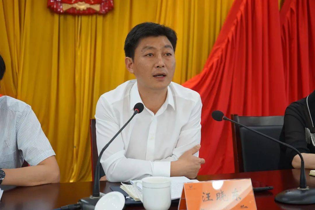 汪晓东在讲话中表示,在国庆,中秋双节期间,同里镇上下要做好国庆期间