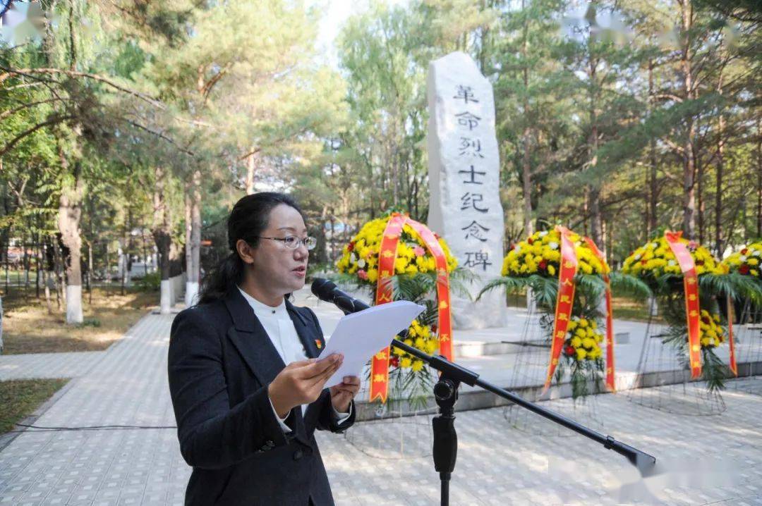 县人大常委会主任张天君,县委副书记,县长赵楠等在家的副县级以上领导