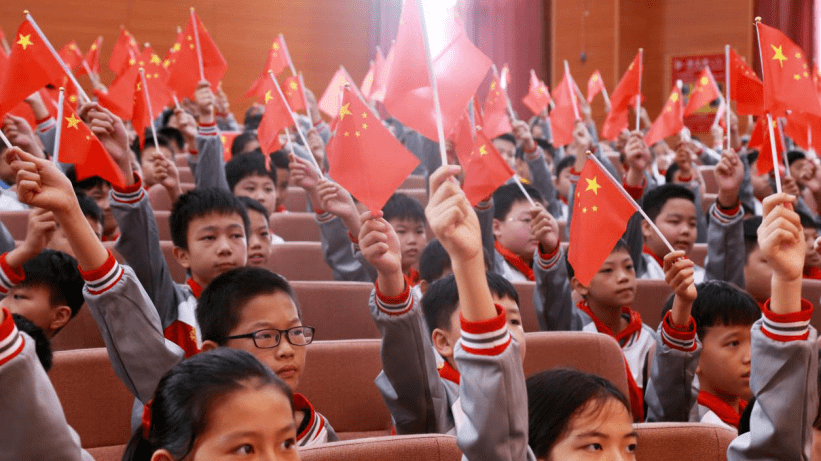 向国旗敬礼国庆前夕新余青少年这样用青春致敬祖国