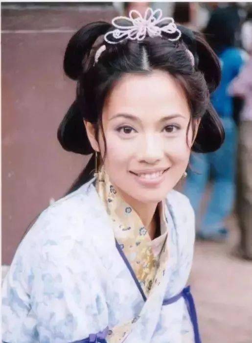 ▼《金装四大才子》中刁蛮任性却可爱机灵的郡主朱娉婷▼《金玉满堂》