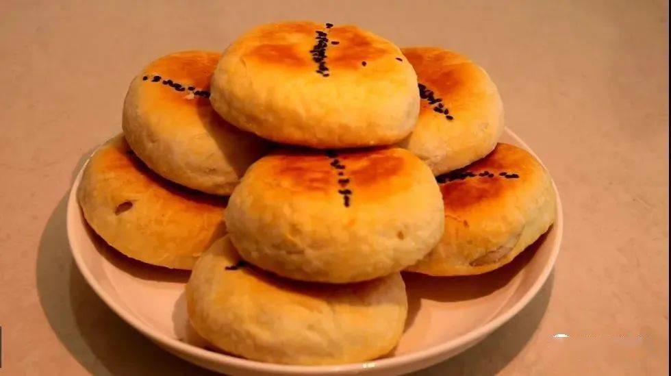 岷县人把点心又叫"酥食",据说是由中国古代所说的"酥"发展而来的,是一