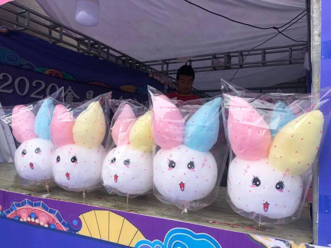 快来围观巨型玉兔月球闪耀金昌中秋夜