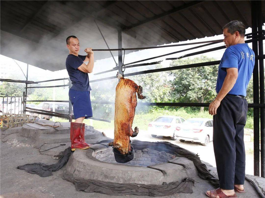 烤猪地炉建造图片