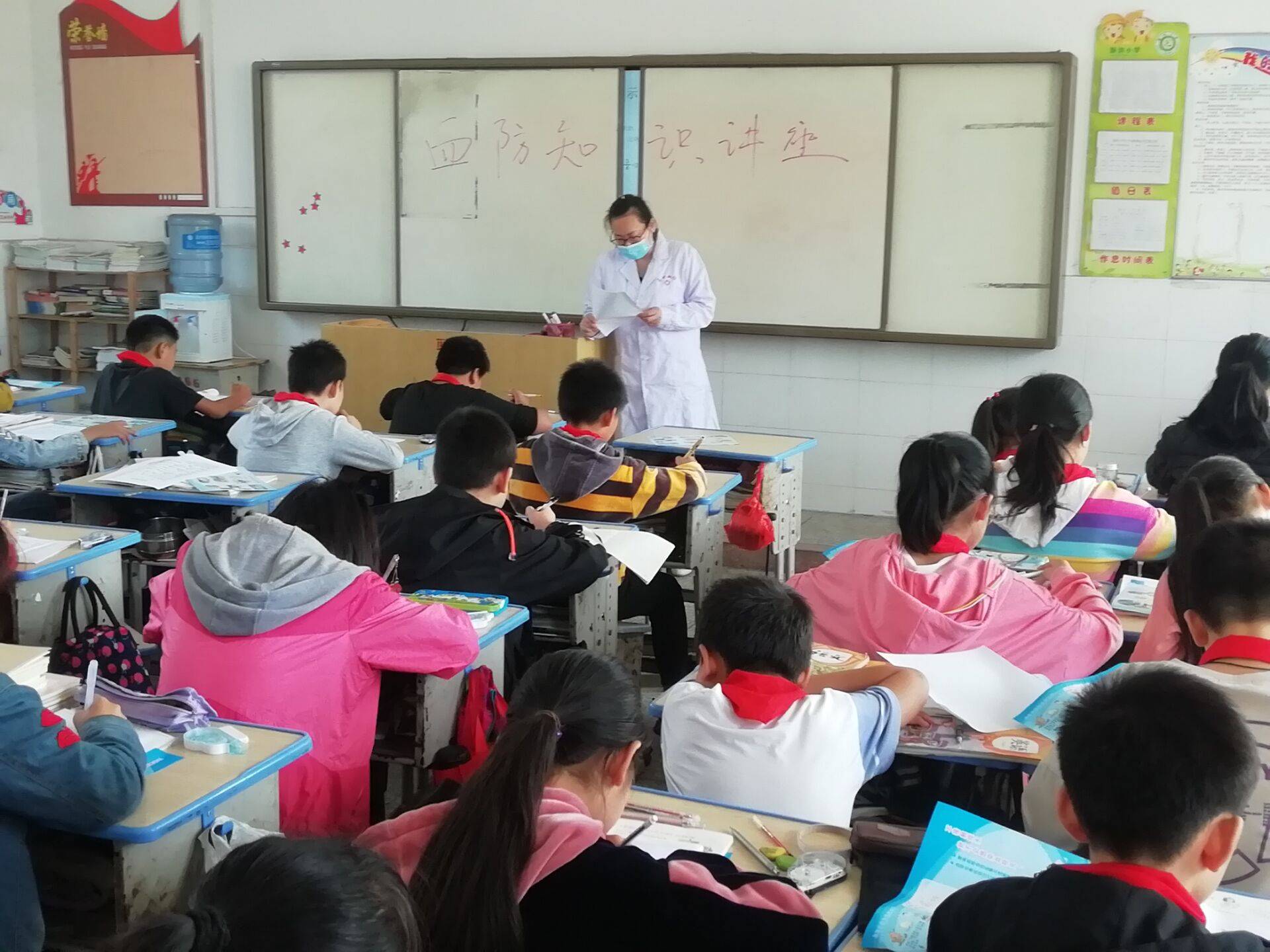 近日,汉川市马口血防医院联手马鞍中心初中深入马鞍乡中小学,开展了"