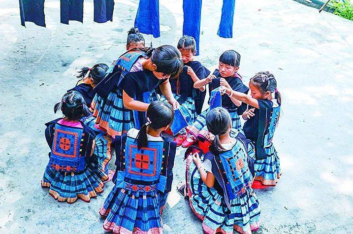 云游中国丨白裤瑶服饰穿在身上的风景