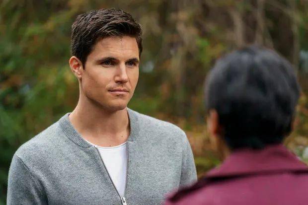 尼尔·麦克唐纳(《美国队长》《兄弟连》)饰william birkin