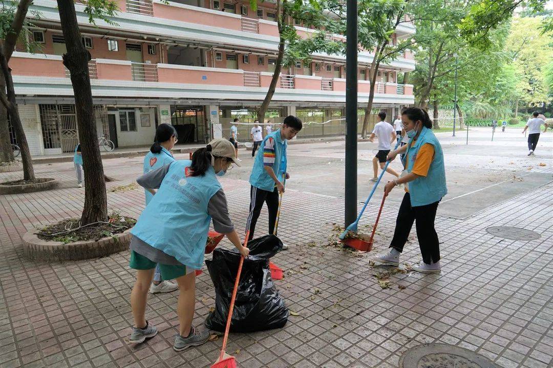 卫生大扫除扫除校园垃圾保持校园美丽
