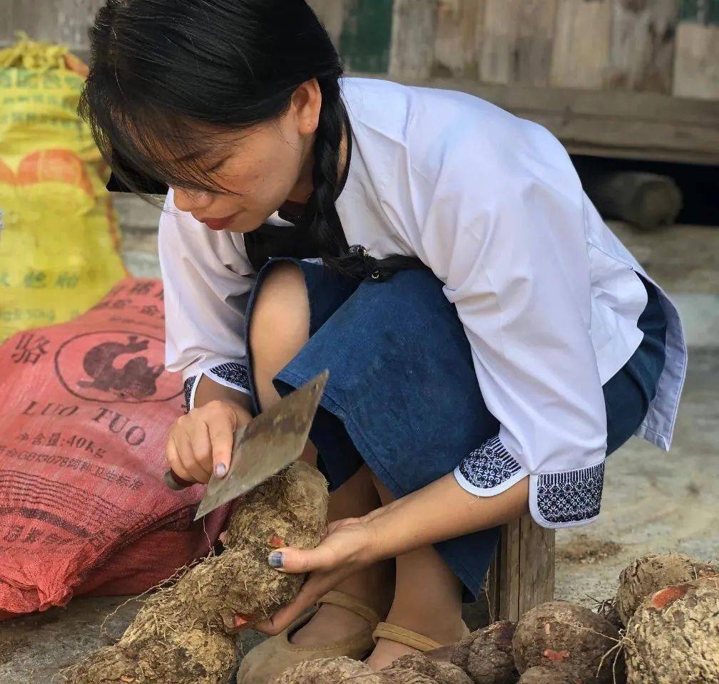 她能成为织女版李子柒吗?