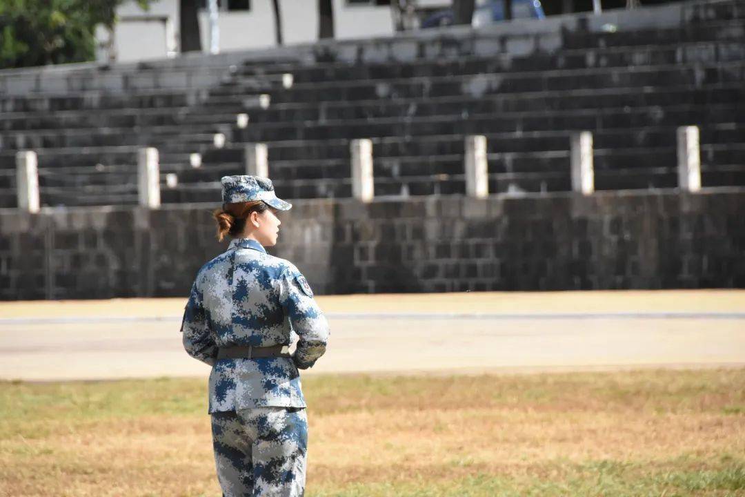 军训特辑丨最美女教官巾帼青春显芳华